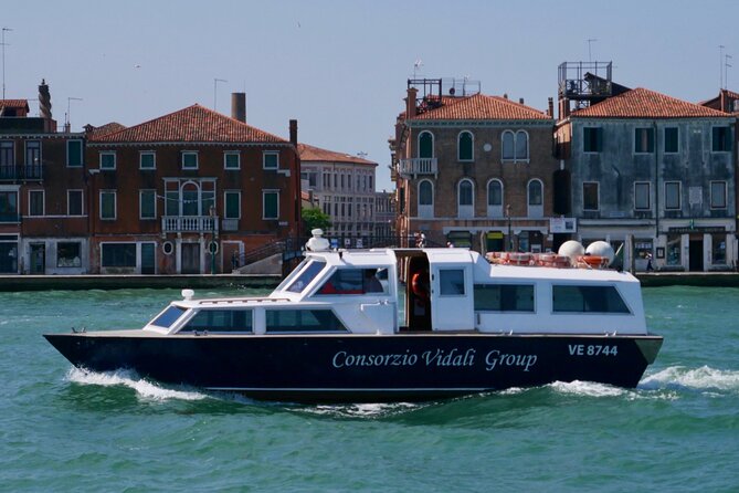 1-hour panoramic tour of Venice by boat - Molino Stucky: from important mill to Hilton landmark