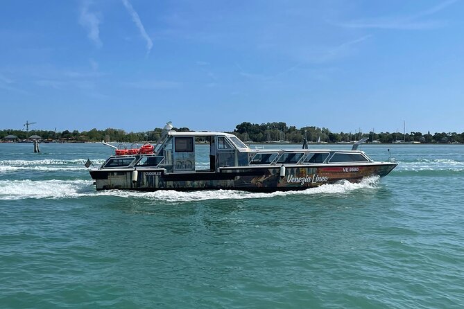 1-hour panoramic tour of Venice by boat - What you’ll see near San Marco: bell tower and Doge’s Palace from the water