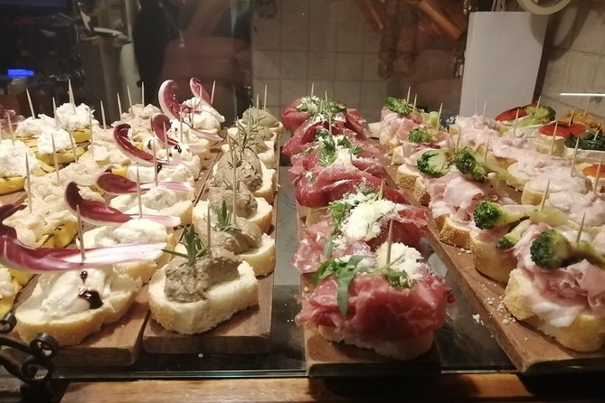 2.5 Hour Street Food Tour of Venice - How the guide helps you avoid tourist traps (and order smarter)