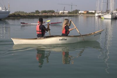 2 Hour Night Kayak Tour in Venice, premium experience with sunset - Meeting at Calle Tornielli 2370 and getting on the water smoothly