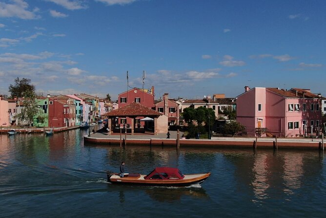 5-Hour Guided Tour of the Magic Islands by Vintage Boat in Venice - The lagoon ride itself: travel time that counts