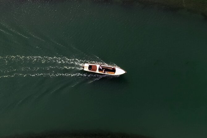 5-Hour Guided Tour of the Magic Islands by Vintage Boat in Venice - Price and value for a private group on Vintage Boat