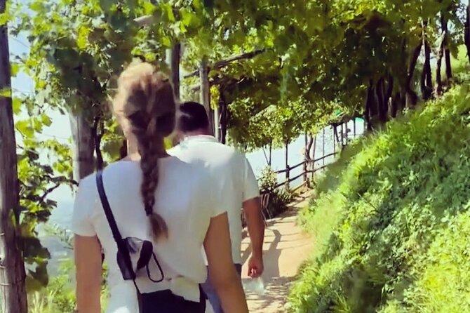 Adventure in the Prosecco Hills by Yellowboot - Meet Carlo (and Giulia): local guides who connect the dots