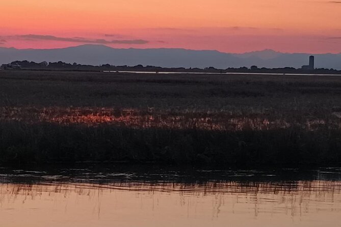 Aperitif at sunset in the Venice lagoon on a private boat. - The New Lazaret: quarantine history you can spot on the water