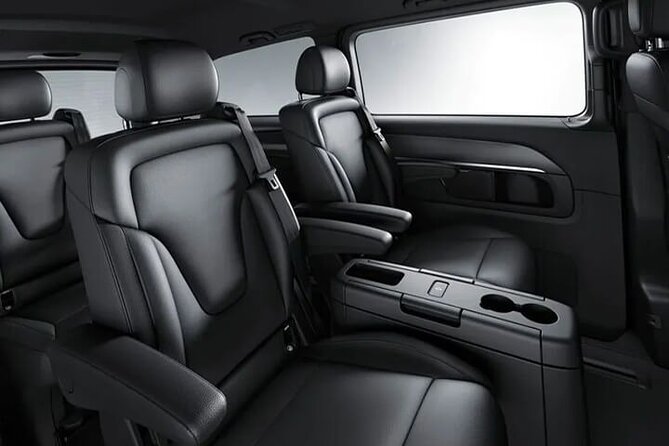 Arrival by Private Luxury Van Venice Airport VCE to Piazzale Roma - The Mercedes V-Class Ride: Comfort, Driver Help, and Luggage Limits