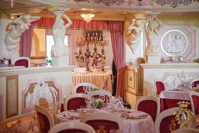 Avanspettacolo: Cabaret Dinner Show in Venice - Grand Show Magic, Pianist, and the Cabaret Cast