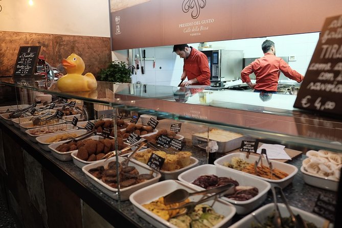 Bacaro Tour Unblended: A Pure Venice Foodie Experience - Key things that make this bacari tour a standout