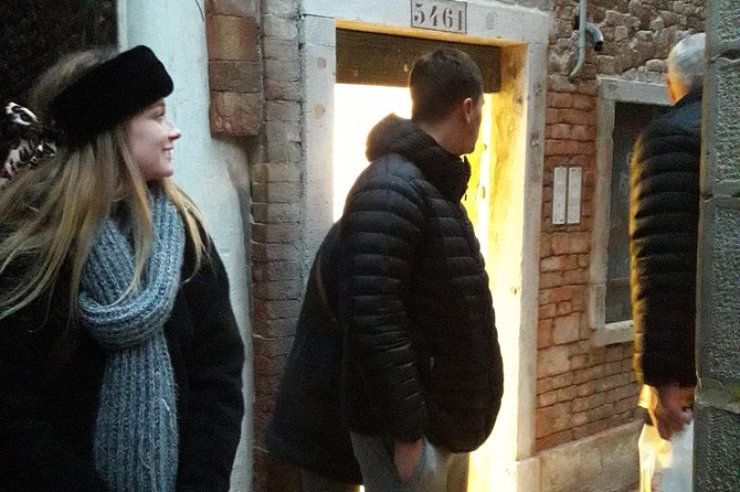Bacaro Tour : Walk, eat and drink in Venice - Three bacari, each with a cicco snack and a drink