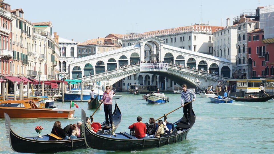 Best of Venice: Private Walking Tour with a Local - The backstreets: how Venice stays readable
