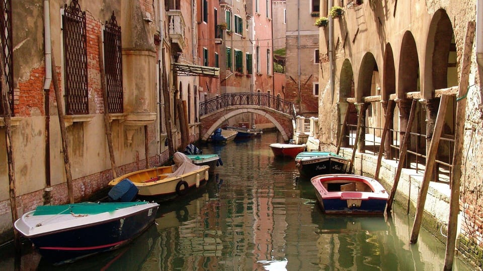 Best of Venice: Private Walking Tour with a Local - Art galleries and your custom route: choose what you actually care about