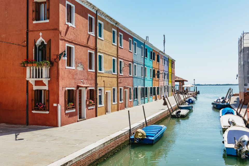Boat Trip: Glimpse of Murano, Torcello & Burano Islands - Getting oriented on the boat: sound, comfort, and the onboard story