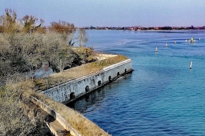 Burano Kayak Eco-Tour Through the Venetian Lagoon - Stop 2: San Francesco del Deserto and the calm between islands