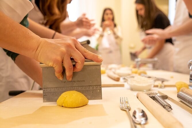Cesarine: Home Cooking Class and Meal with a Local in Venice - Why a Venice home kitchen beats another restaurant lunch