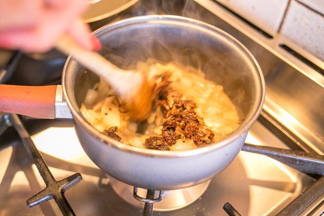 Cesarine: Home Cooking Class and Meal with a Local in Venice - Wine, espresso, and the social pace of the meal