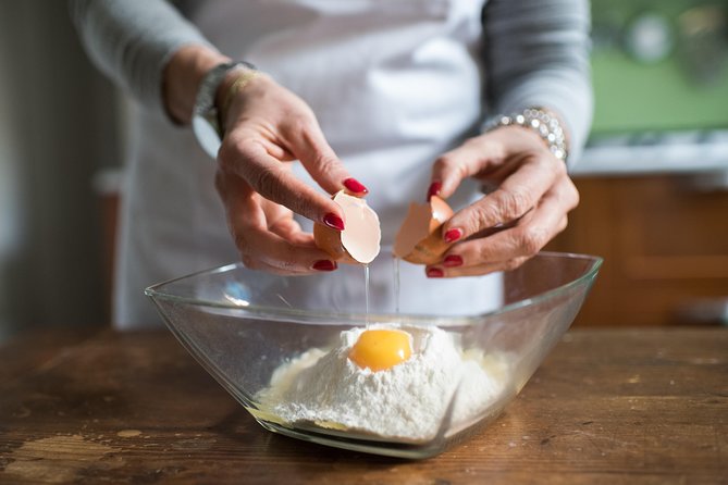 Cesarine: Private Pasta and Tiramisu Class in a Local Venice Home - Venice’s best kind of cooking class: in a real home