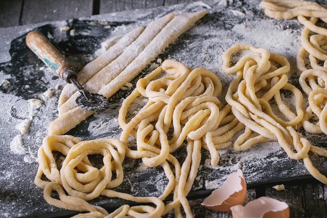 Cesarine: Private Pasta and Tiramisu Class in a Local Venice Home - How a typical class day flows inside the kitchen
