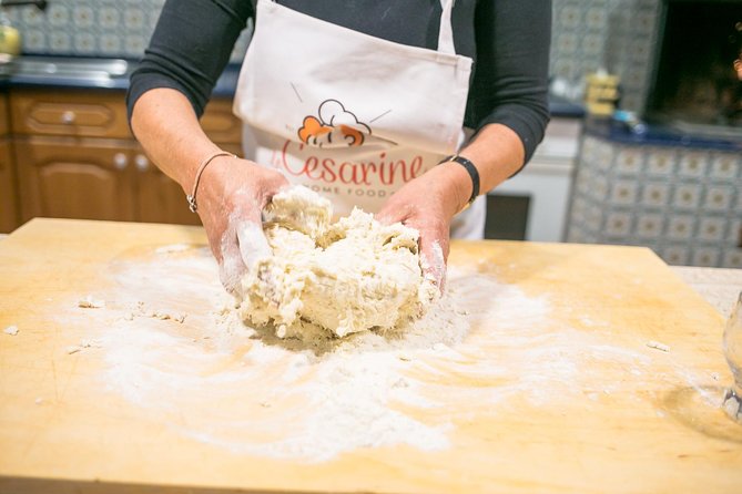 Cesarine: Small Group Pizza and Tiramisu Class in Venice - Where you start at Chiesa di San Giacomo di Rialto (and how to make it smooth)