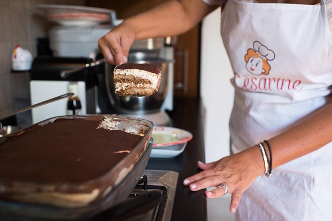 Cesarine: Small Group Pizza and Tiramisu Class in Venice - Small-group size and the real-home constraint: the main tradeoff
