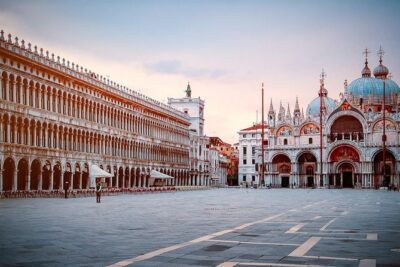Coffee, Desserts with Highlights of Venice - Meeting at Campo San Giacomo di Rialto and the Walking Pace
