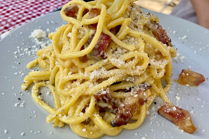 Cooking Class with Chef Francesco and Live Music in Venice - Where you meet on Giudecca (and why it matters)