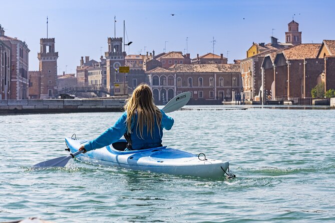 Cultural Kayak Tour: Discovering the City’s Canals - Guides Nicoló and Aleksandra, plus the rowing-club coaching style