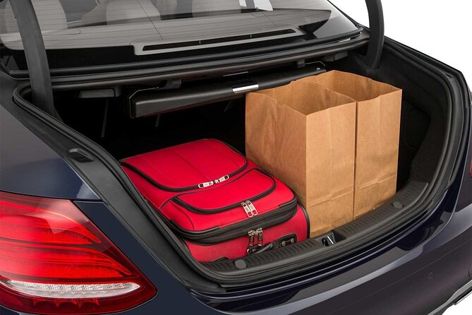 Departure from Piazzale Roma to Venice Airport VCE by Sedan - The ride: Mercedes-Benz E-Class comfort without the waiting game
