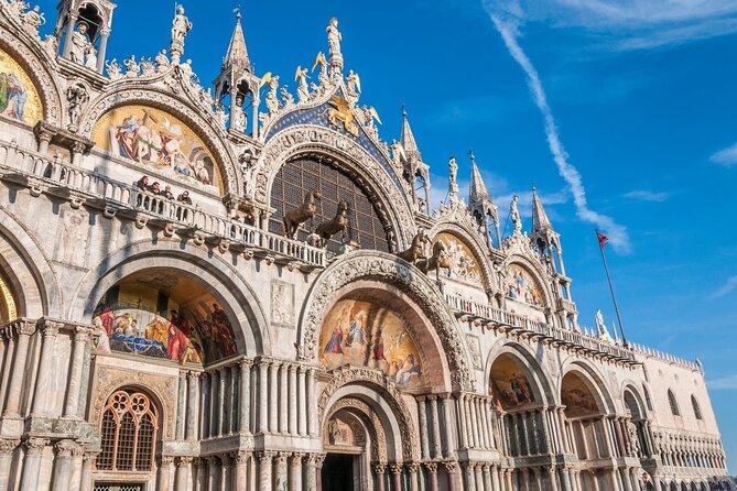 Doge’s Palace Tour, Prisons, Bridge of Sighs & Gondola Ride - Piazza San Marco: where your tour gets its bearings