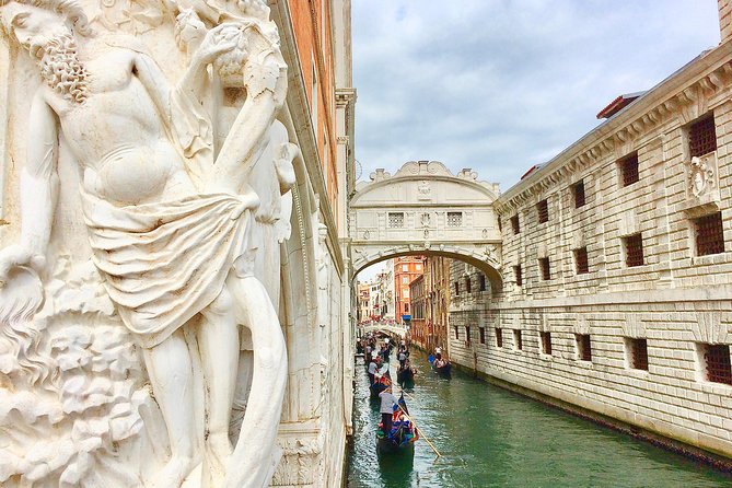 Ducal Venice, Historical Walking Tour & Skip the line Doge's Palace - What the guides do well in practice