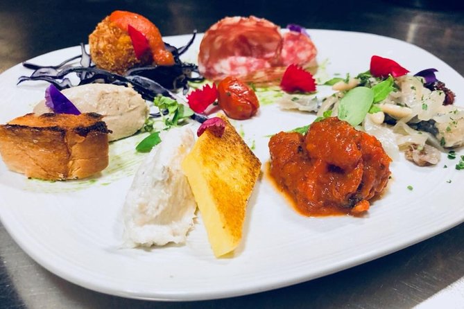 Four-Course Food & Wine Pairing Elegant Dinner in Venice - Meeting at La Caravella and Settling Near Piazza San Marco
