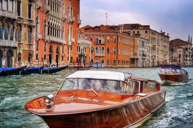FriendInVenice Murano Burano Torcello Private Tour By Luxury Boat - A private lagoon day with the right kind of luxury