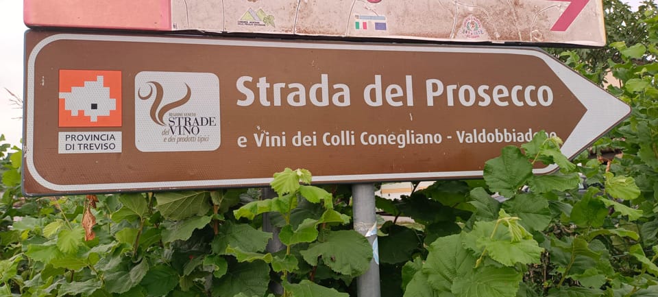 From Venice: Wine and Food tour in the Prosecco Hills - Stop 2 on the way: the 15-minute viewpoint break