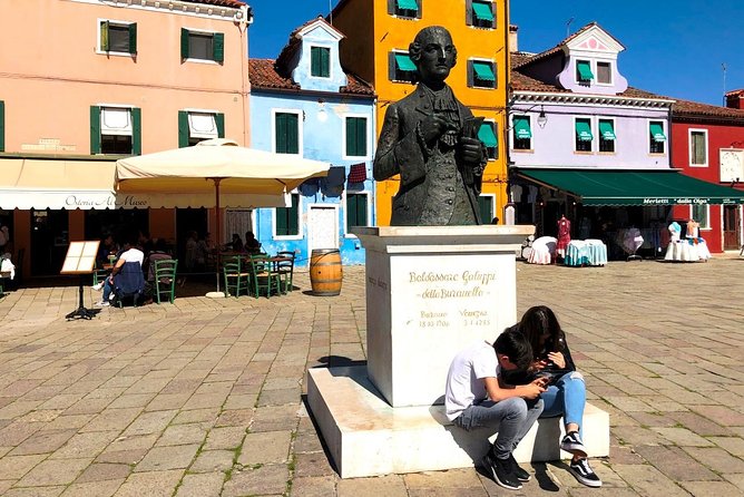 Full-day excursion to Murano, Burano and Torcello from Venice Train Station - Getting to the water fast: station-area logistics that actually help