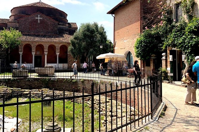 Full-day excursion to Murano, Burano and Torcello from Venice Train Station - What kind of traveler should book this?