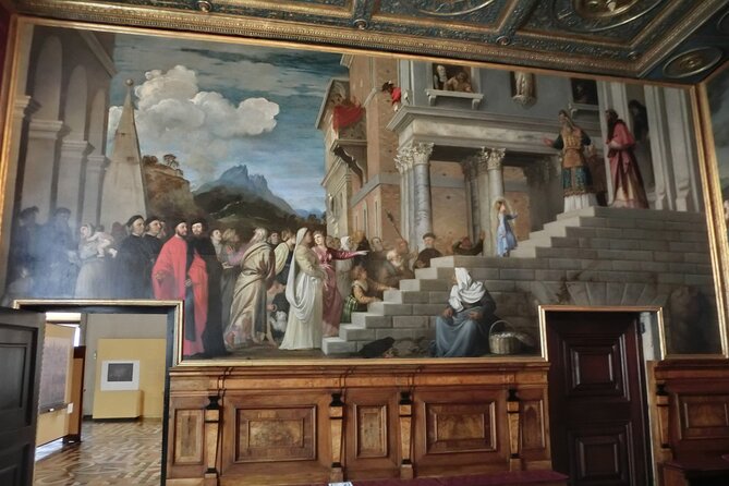 Gallerie dell'Accademia, private tour: art and history - Entering the Accademia with a plan, not a maze