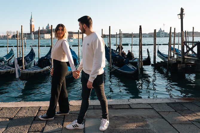 Glam photoshoot in hidden Venice! (up to 4) - Stop by Stop: what each location is doing for your photos