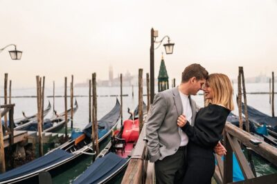 Glam photoshoot in hidden Venice! (up to 4) - Meet at St. Mark’s Square: the fastest way to start