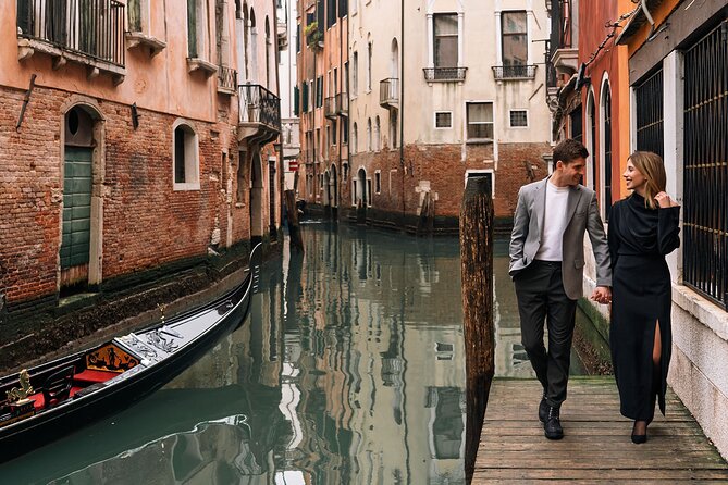 Glam photoshoot in hidden Venice! (up to 4) - What you actually get: 40 edited photos and print-ready results
