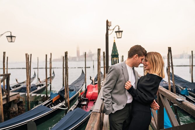 Glam photoshoot in hidden Venice! (up to 4) - Meet at St. Mark’s Square: the fastest way to start