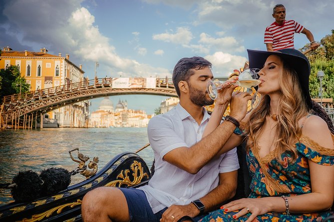 Gondola Ride and Aperitif in a Venetian Palace - The 30-Minute Canal Grande Gondola Ride (Plus Narrow Canals)
