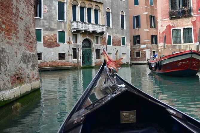 Gondola Ride and St Mark's Basilica - The gondola at 3:00pm: calm water after Venice’s crowds