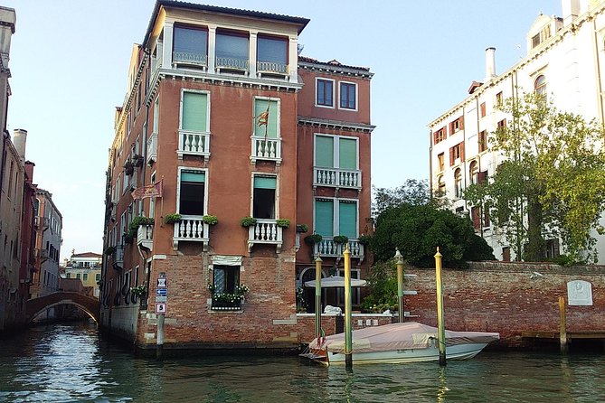 Grand Canal boat tour and Murano glass experience with Hotel pick up - Who should book, and who should skip it