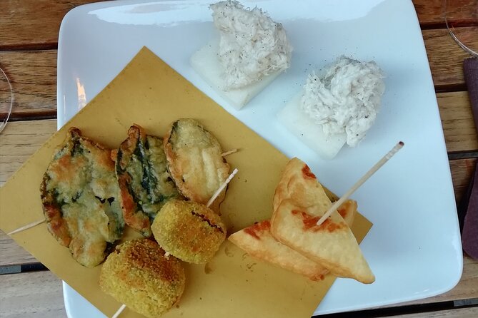 Guided Small Group Kickstart Food Tour of Venice - Bacari stops and what’s included: small plates, real choices