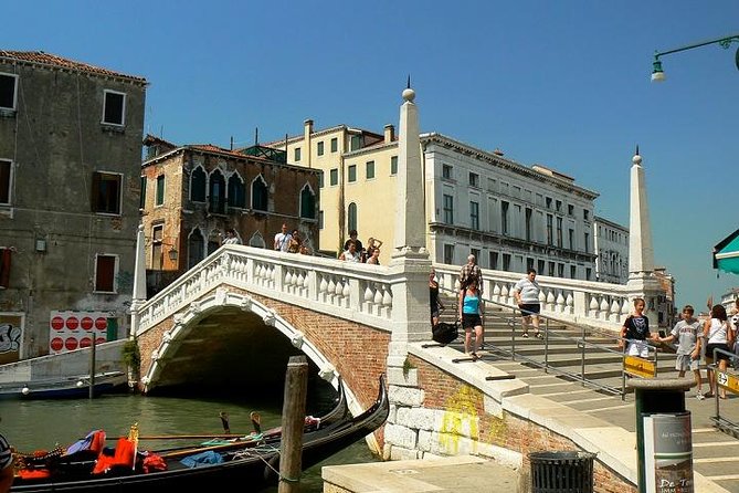 Guided Tour of the Jewish Ghetto in Venice with Cannaregio & Synagogues Visit - Why Cannaregio and the Jewish Ghetto feel different