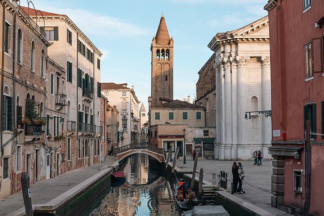 Hidden Venice Photo Tour with your phone! - What You Get From the Professional: Patient Guidance That Saves Time