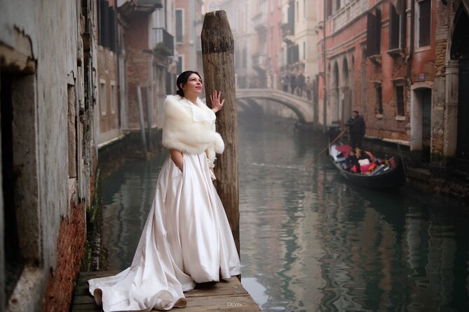 Iconic Photos and Adventure in Venice - Stop 2: Santa Croce, old streets and quieter angles