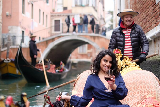 Iconic Photos and Adventure in Venice - Optional gondola: when it makes sense (and when it doesn’t)