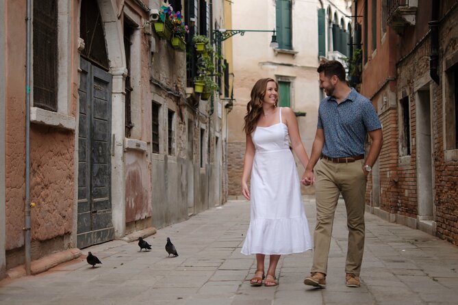 Iconic Photos and Adventure in Venice - The real value: a short tour with photo coaching