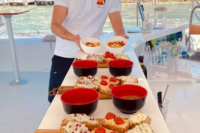 Lagoon Light Lunch Tour at 12:00 in Venice - The lagoon route: San Marco, Giudecca, then Lido (without a hard sell)