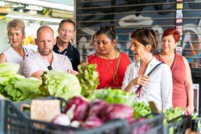 Market Tour and Dining at a Local's Home in Venice - At the Table: How the Show Cooking Works