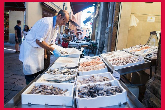 Market Tour and Dining at a Local's Home in Venice - A Look Into a Real Venetian Neighborhood Home